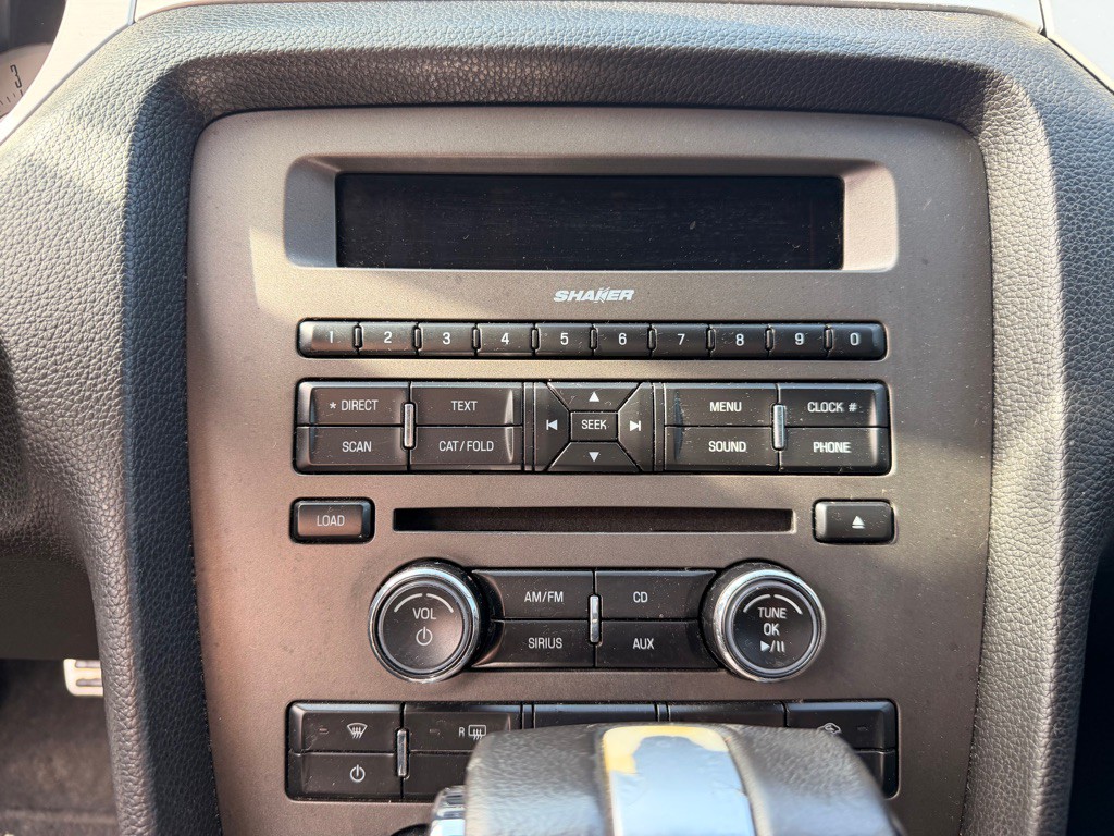 2011 Ford Mustang Image 15