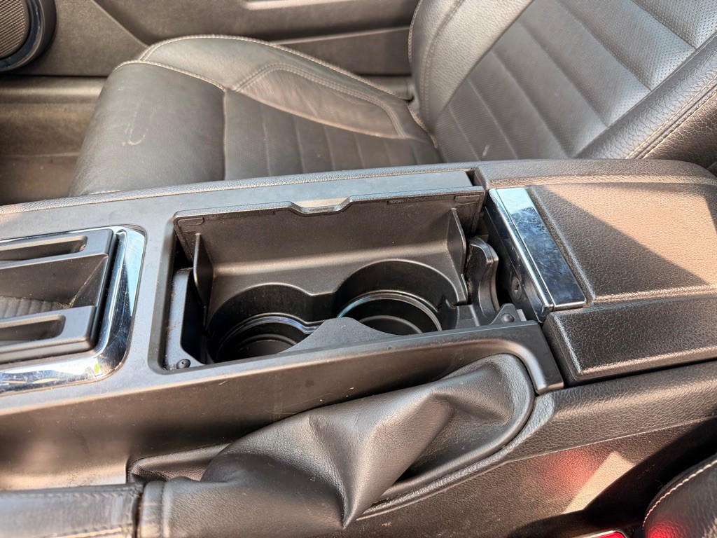 2011 Ford Mustang Image 18