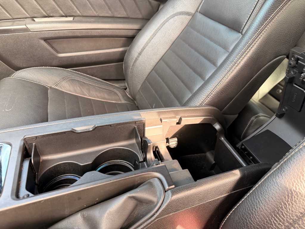 2011 Ford Mustang Image 19