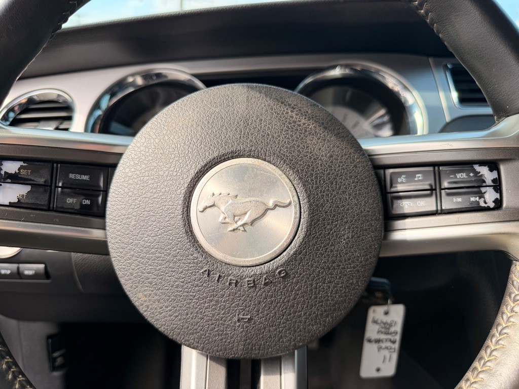 2011 Ford Mustang Image 20