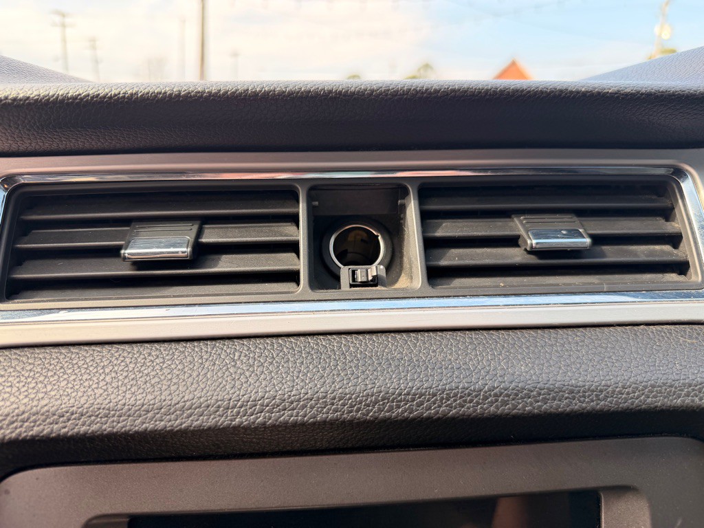 2011 Ford Mustang Image 21