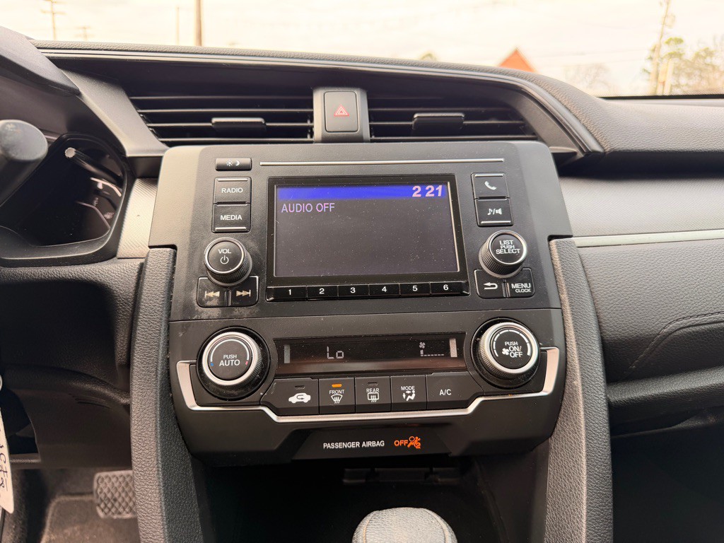 2018 Honda Civic Image 15