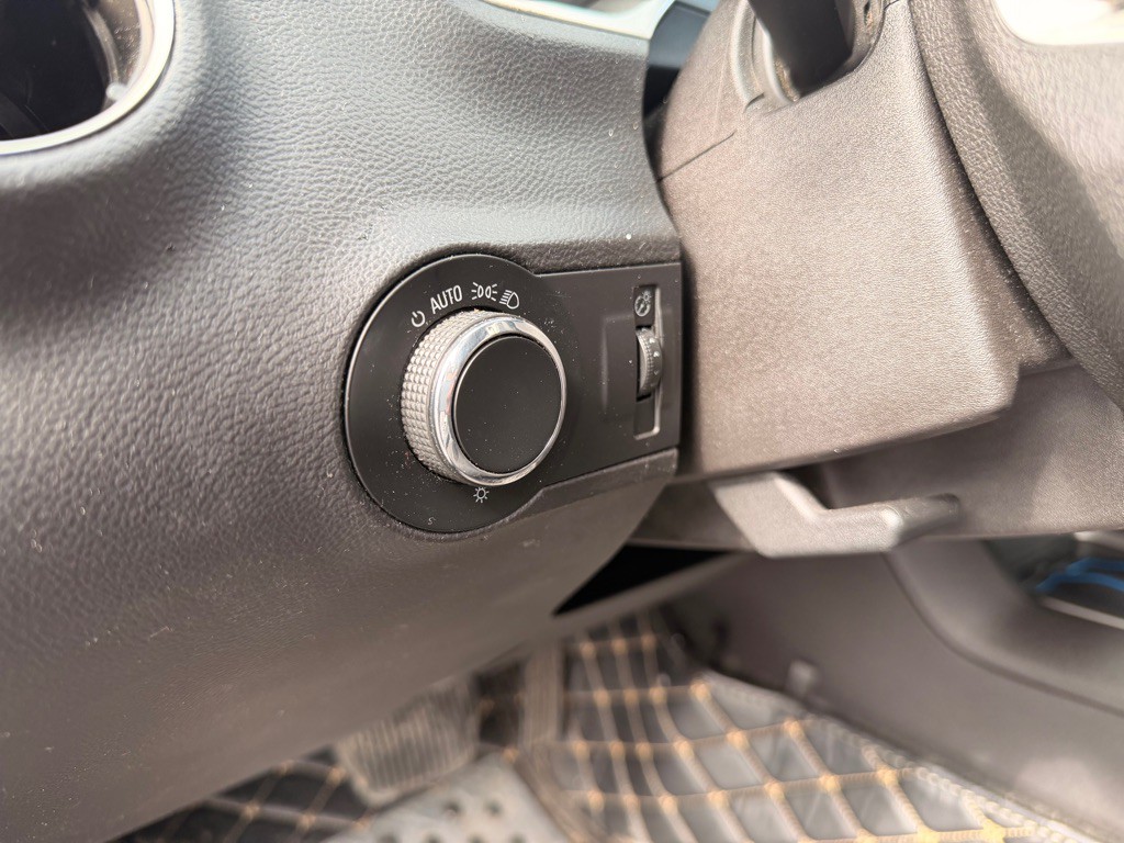 2010 Chevrolet Camaro Image 12