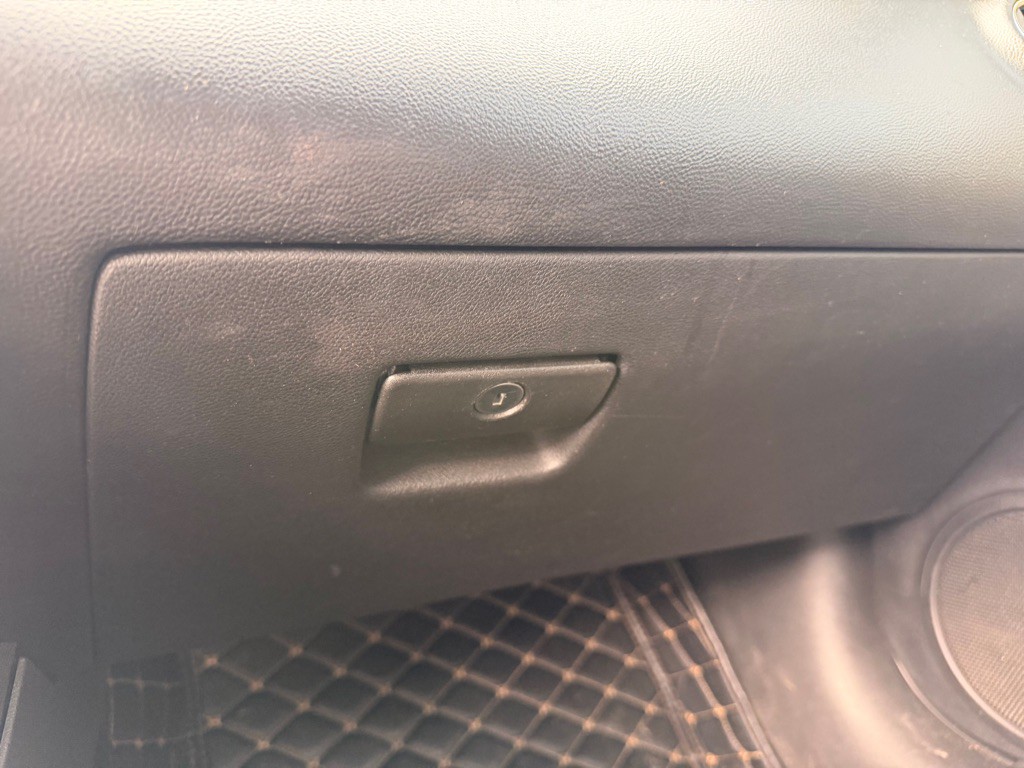 2010 Chevrolet Camaro Image 14