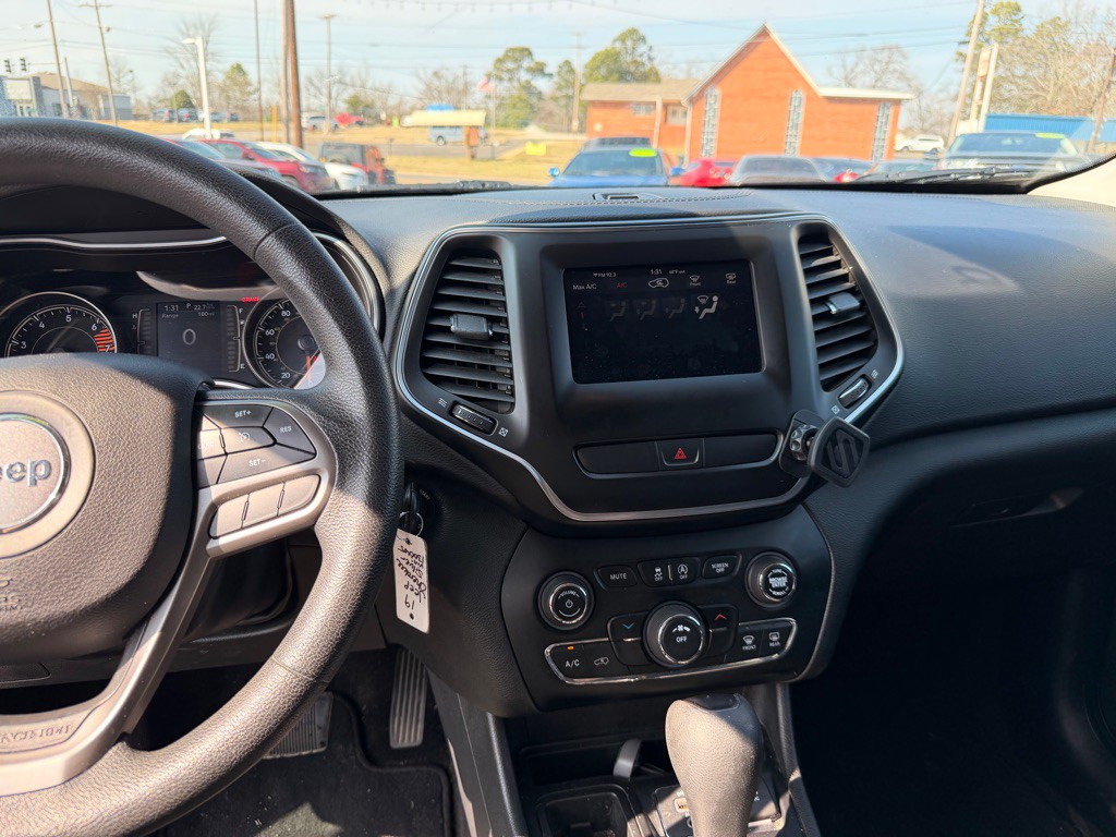 2019 Jeep Cherokee Image 13