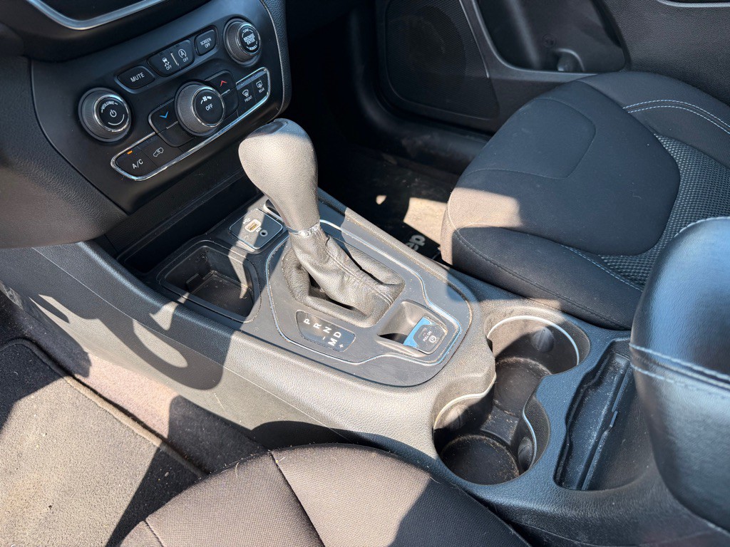 2019 Jeep Cherokee Image 19