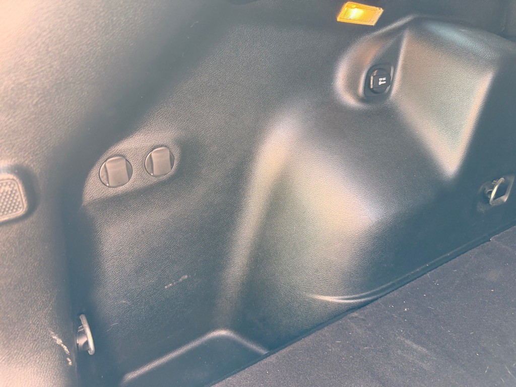 2019 Jeep Cherokee Image 32