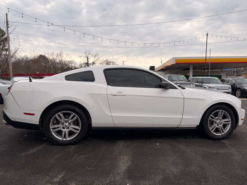 2011 Ford Mustang Image 4