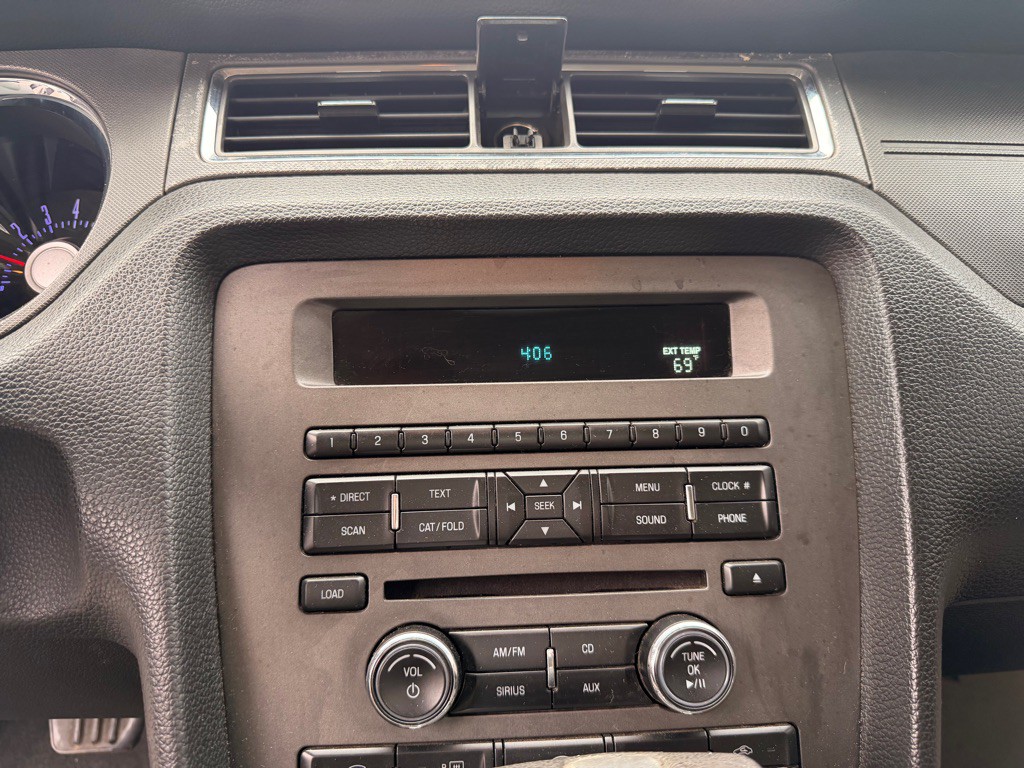 2011 Ford Mustang Image 15