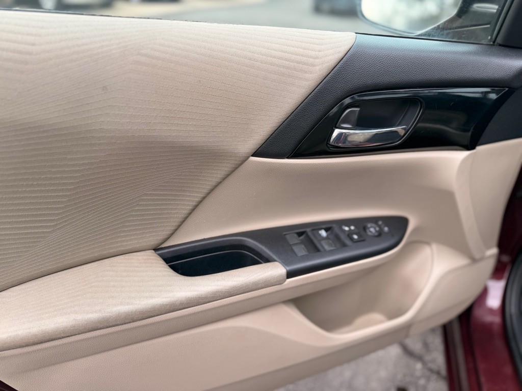 2017 Honda Accord Image 9