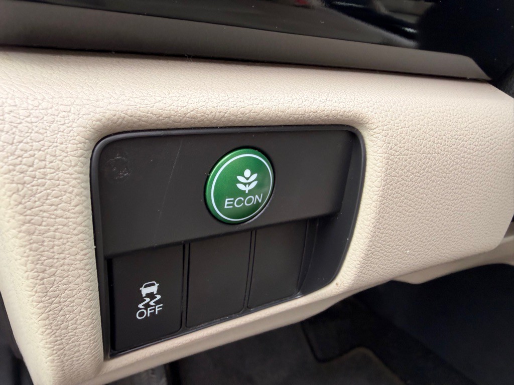 2017 Honda Accord Image 12