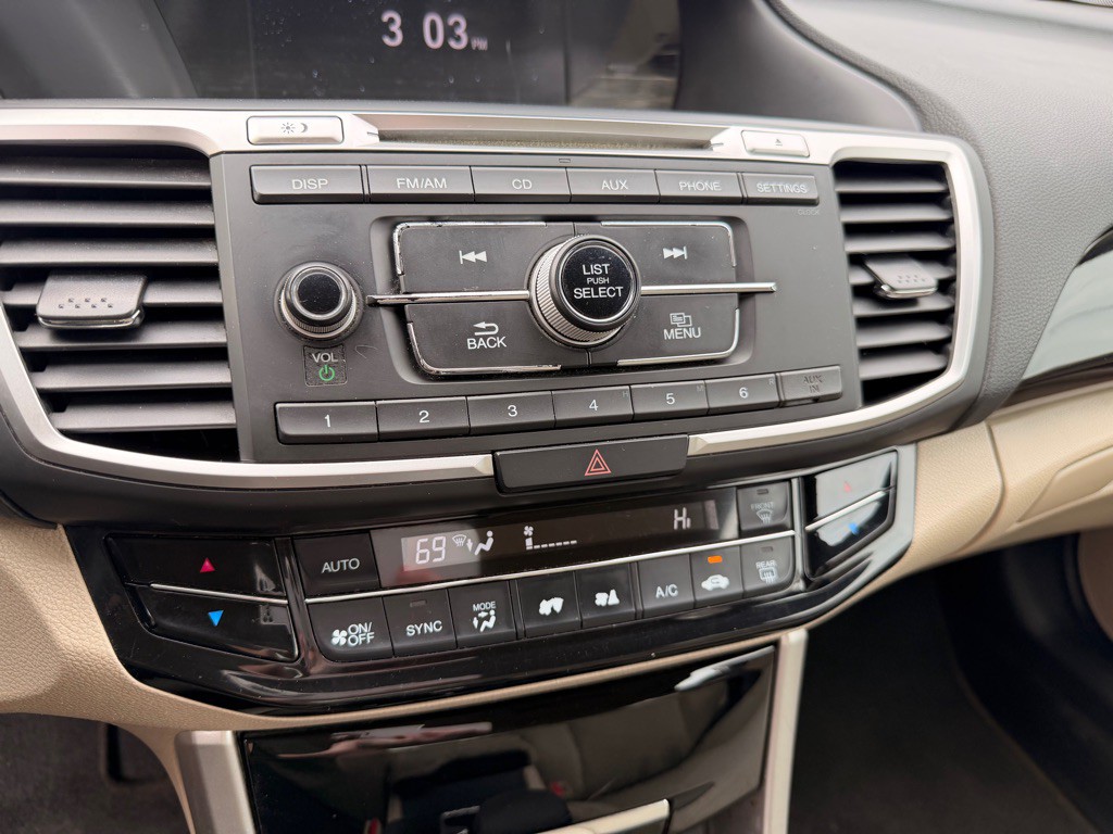 2017 Honda Accord Image 15