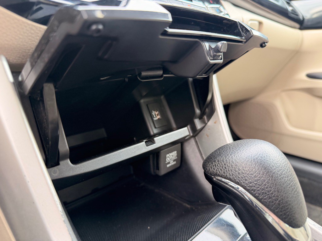 2017 Honda Accord Image 17