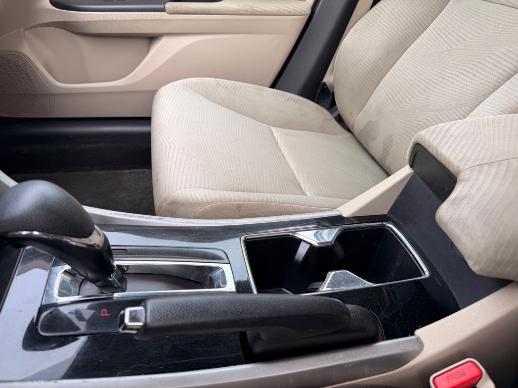 2017 Honda Accord Image 18