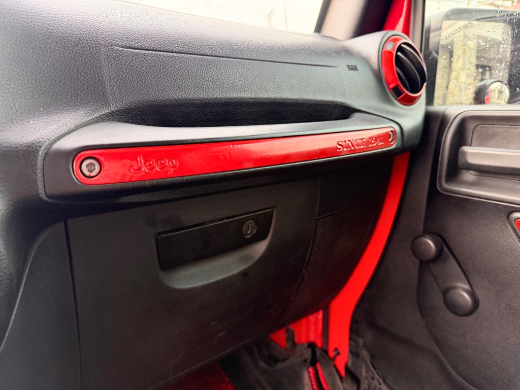 2016 Jeep Wrangler Image 12