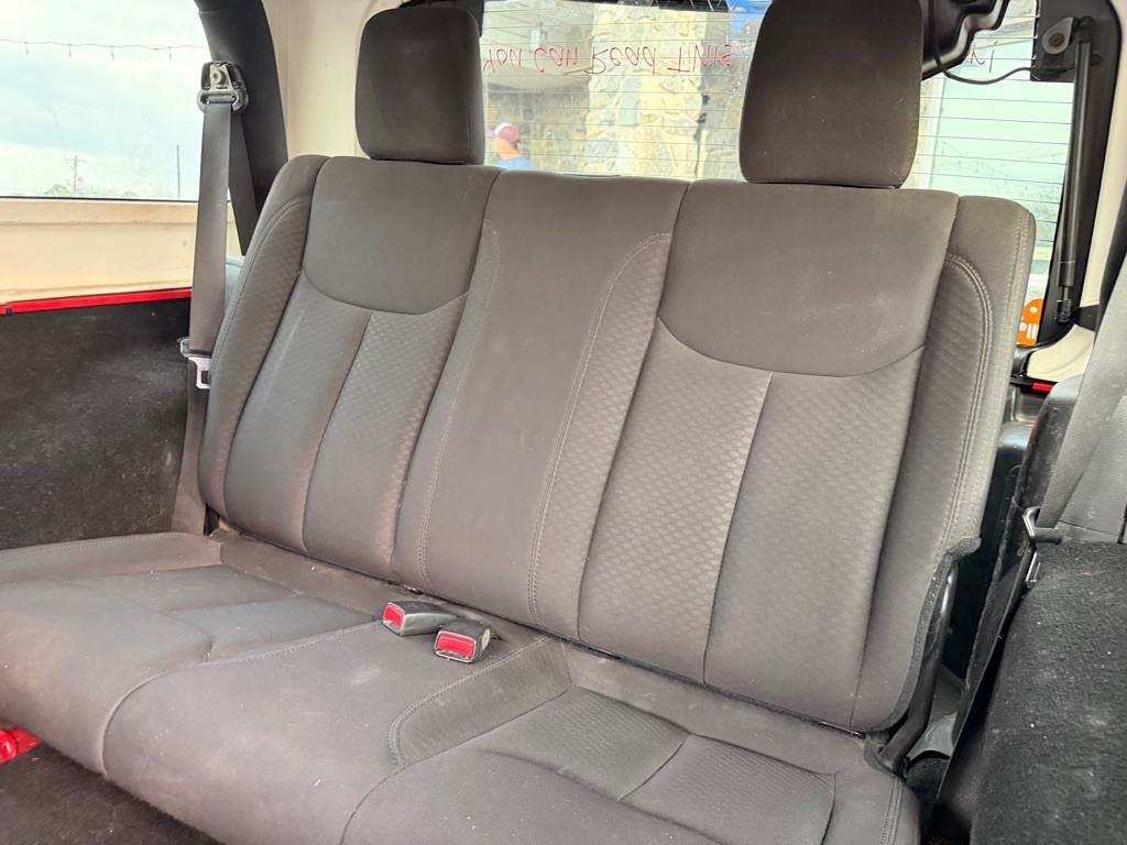 2016 Jeep Wrangler Image 21