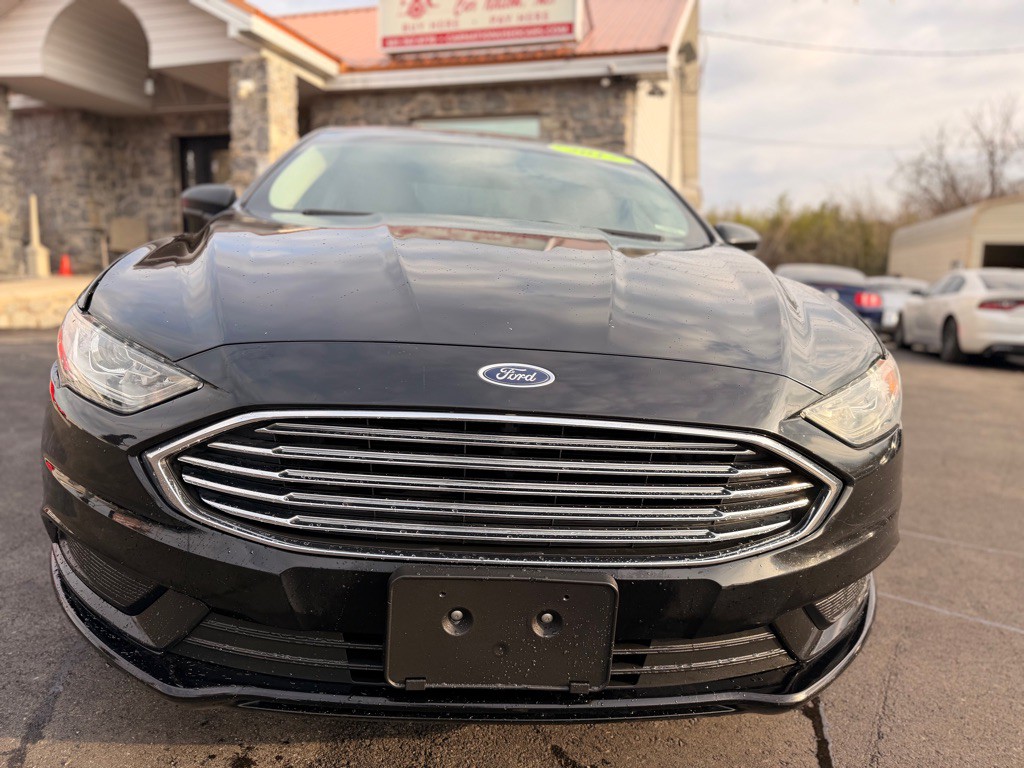 2017 Ford Fusion Image 2