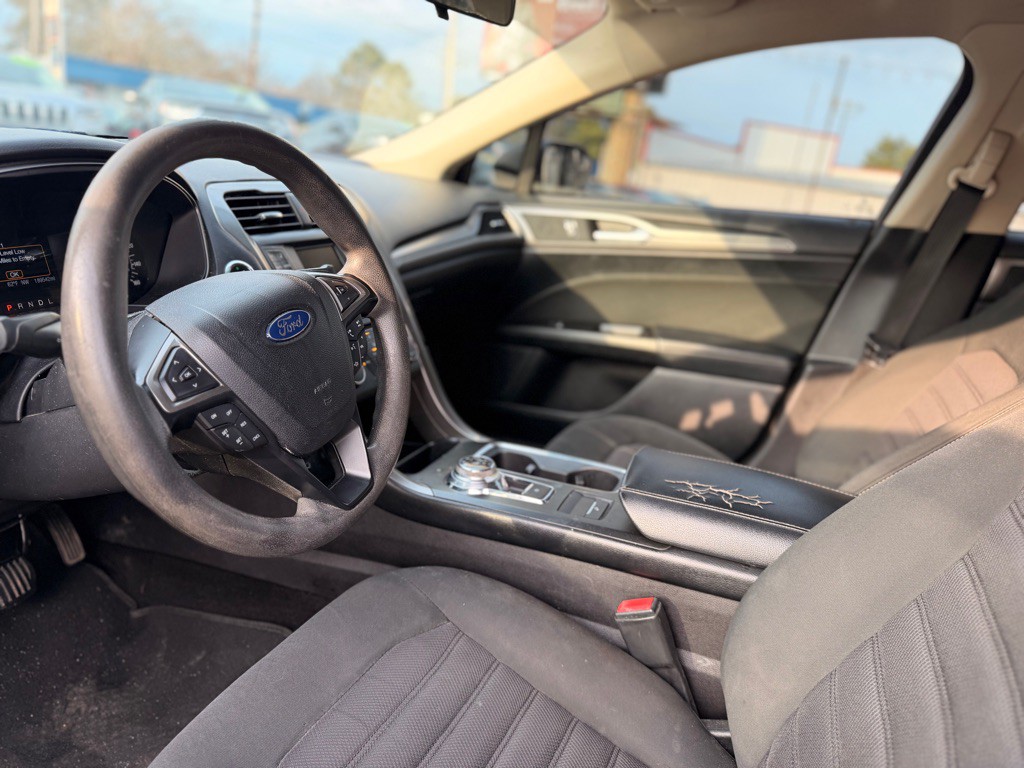 2017 Ford Fusion Image 11