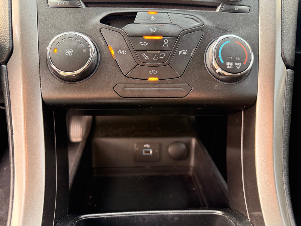 2017 Ford Fusion Image 16