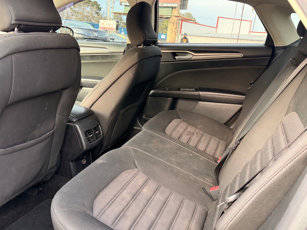 2017 Ford Fusion Image 23