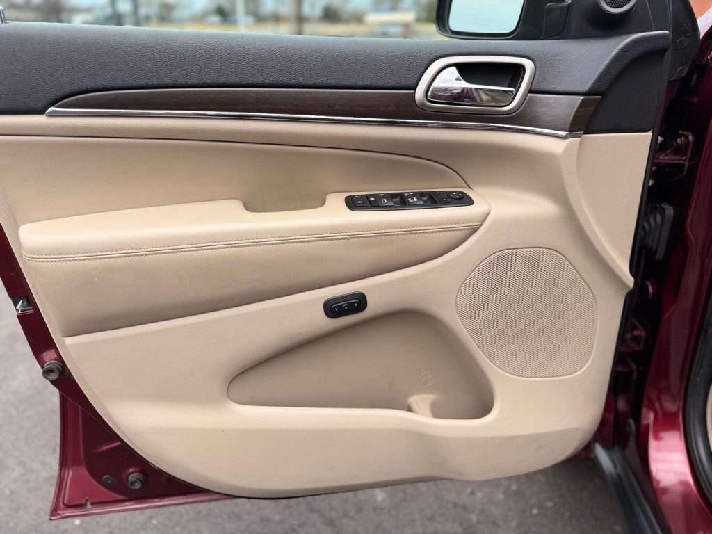 2016 Jeep Grand Cherokee Image 9