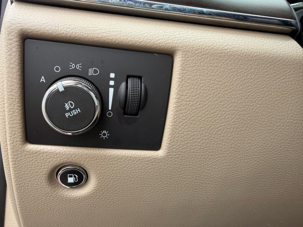 2016 Jeep Grand Cherokee Image 12