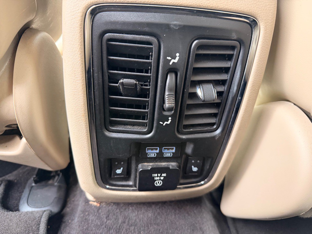 2016 Jeep Grand Cherokee Image 29