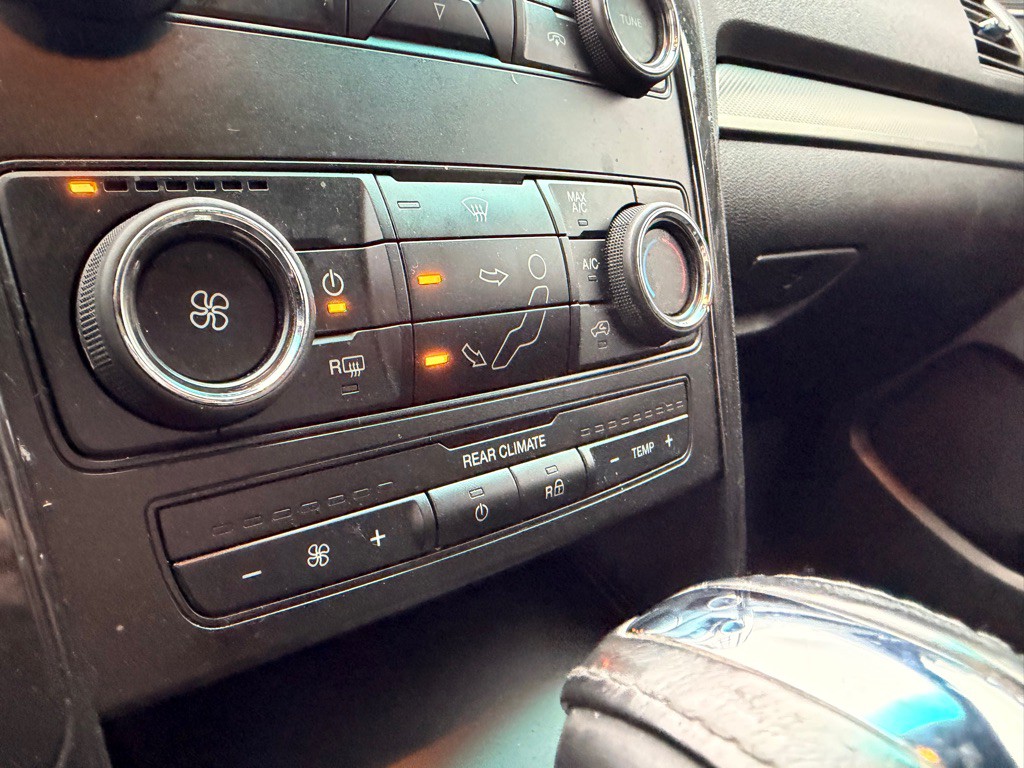 2018 Ford Explorer Image 18