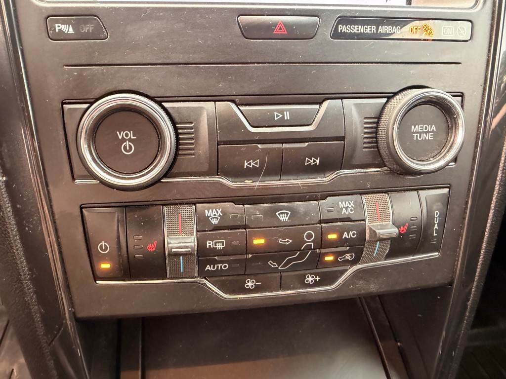 2019 Ford Explorer Image 14