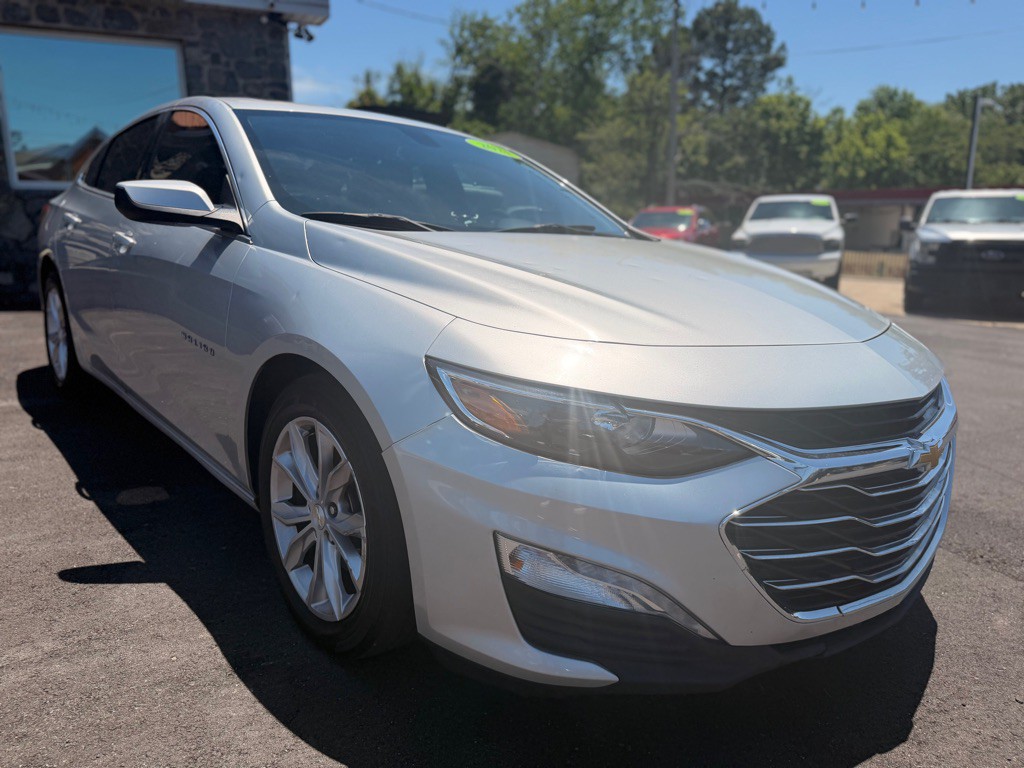 2021 Chevrolet Malibu Image 3