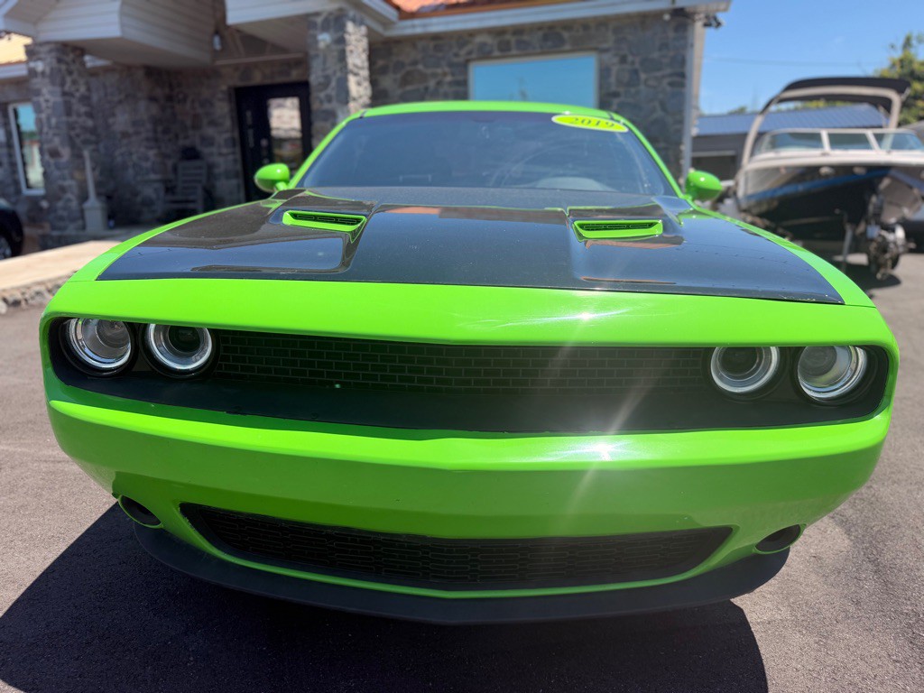 2019 Dodge Challenger Image 2