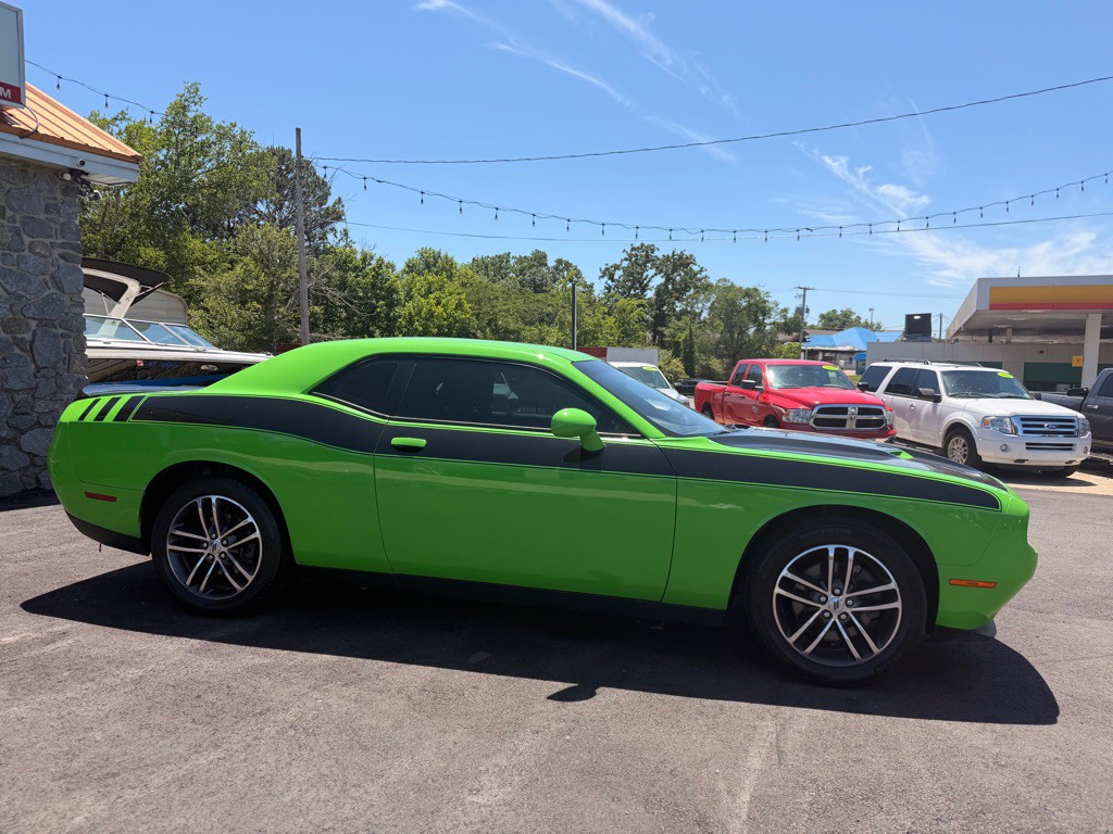 2019 Dodge Challenger Image 4