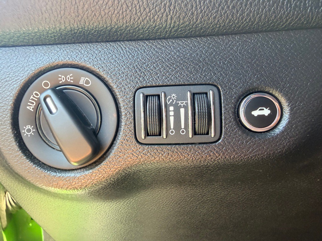 2019 Dodge Challenger Image 12