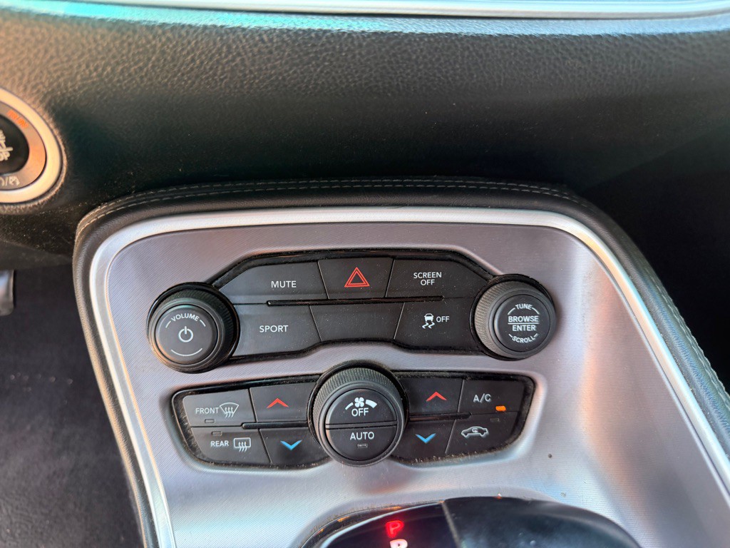 2019 Dodge Challenger Image 16