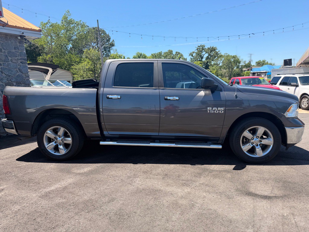 2017 RAM 1500 Image 4