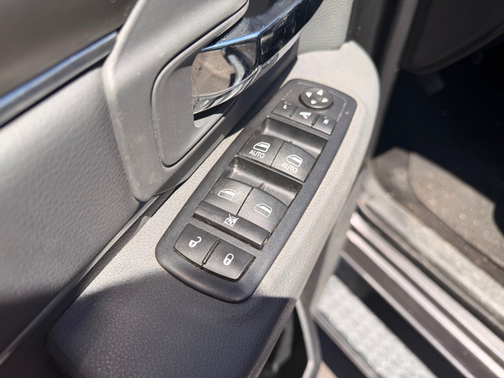 2017 RAM 1500 Image 10