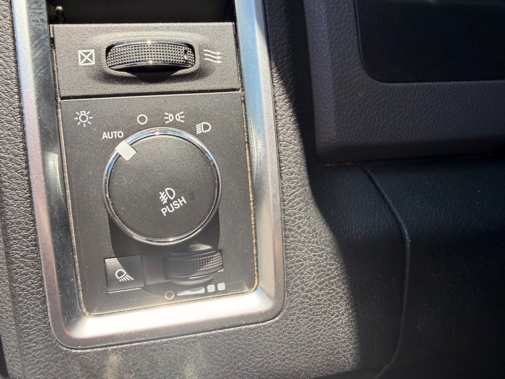 2017 RAM 1500 Image 12