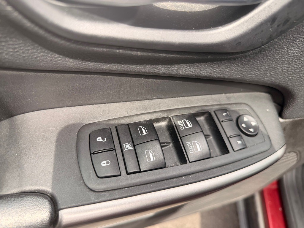 2019 Jeep Cherokee Image 10