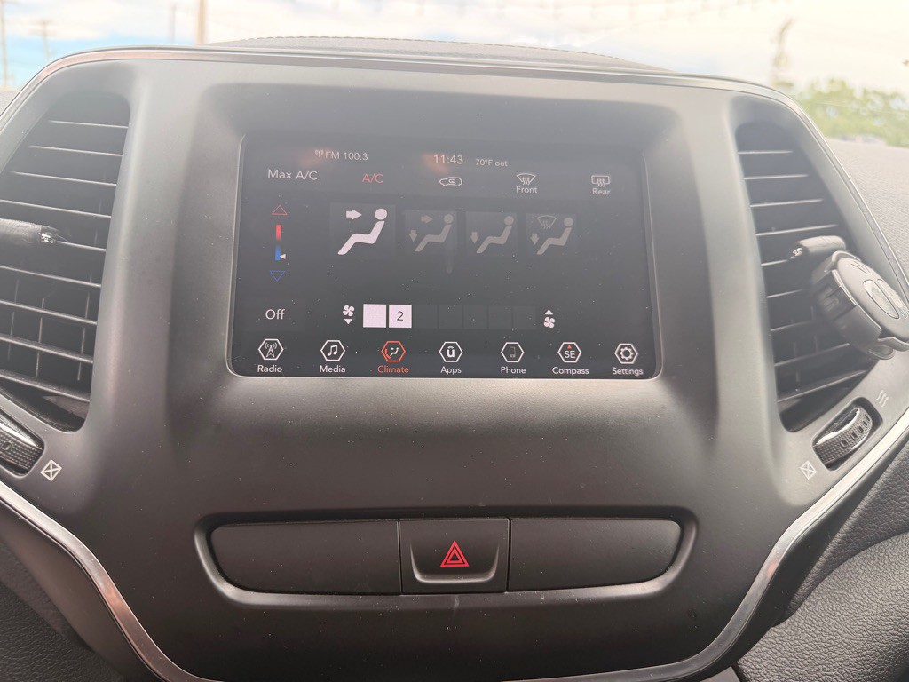 2019 Jeep Cherokee Image 17
