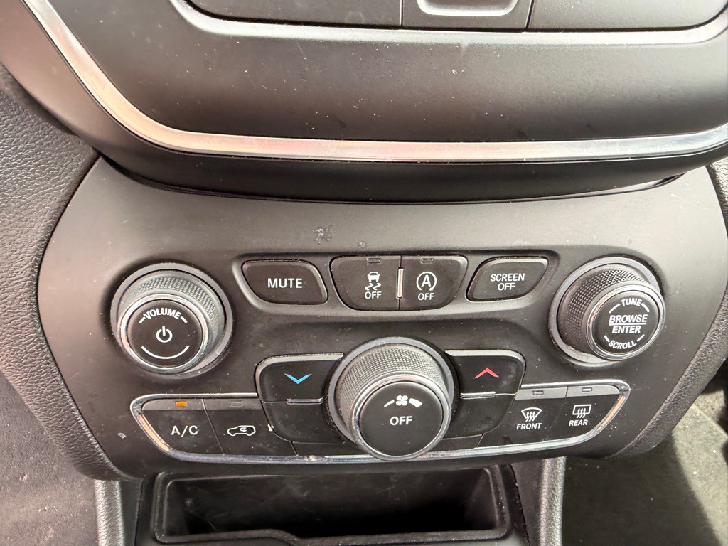 2019 Jeep Cherokee Image 18