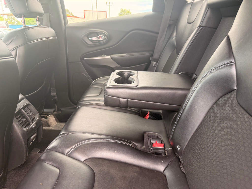 2019 Jeep Cherokee Image 26
