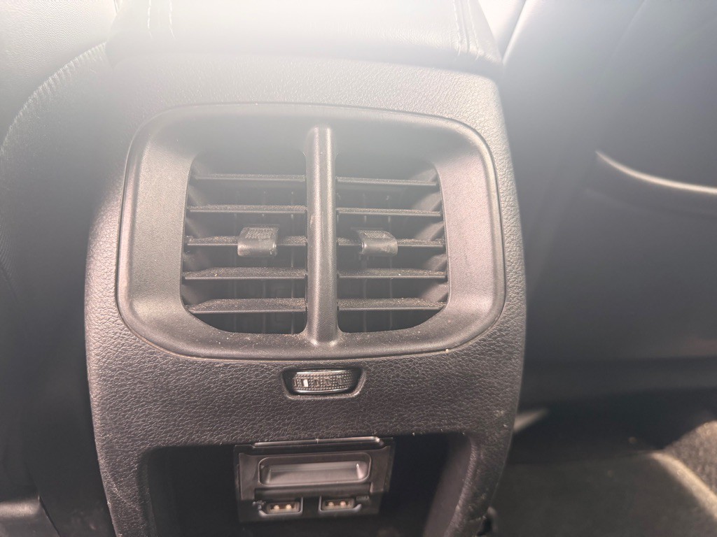 2019 Jeep Cherokee Image 27
