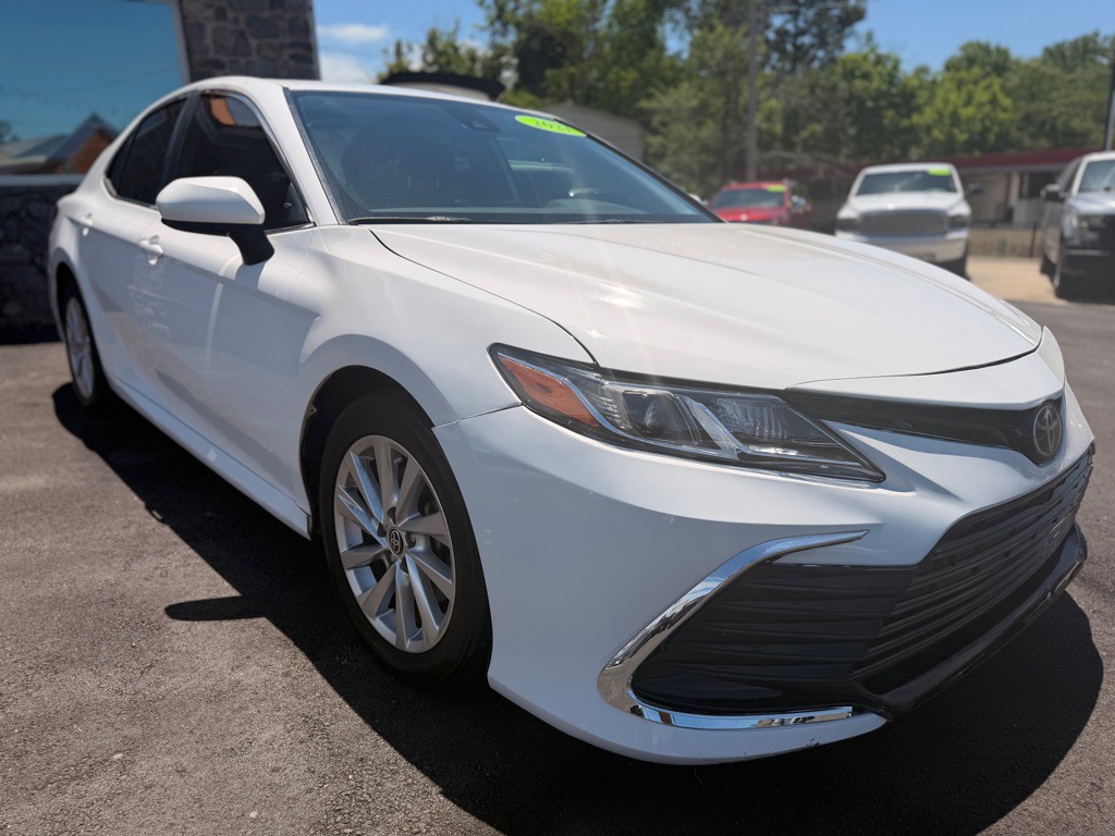 2021 Toyota Camry Image 3