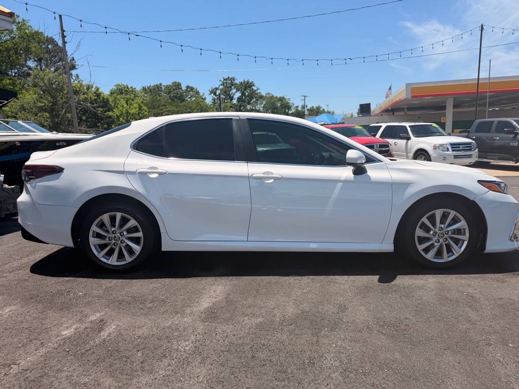 2021 Toyota Camry Image 4