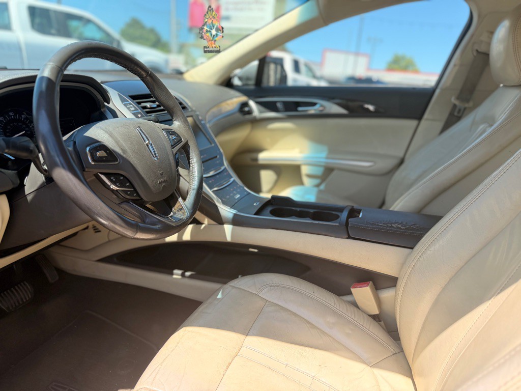 2014 Lincoln MKZ Image 11