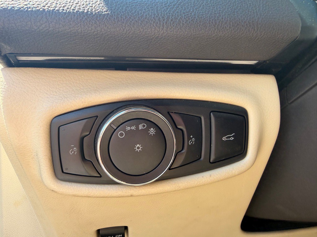 2014 Lincoln MKZ Image 12