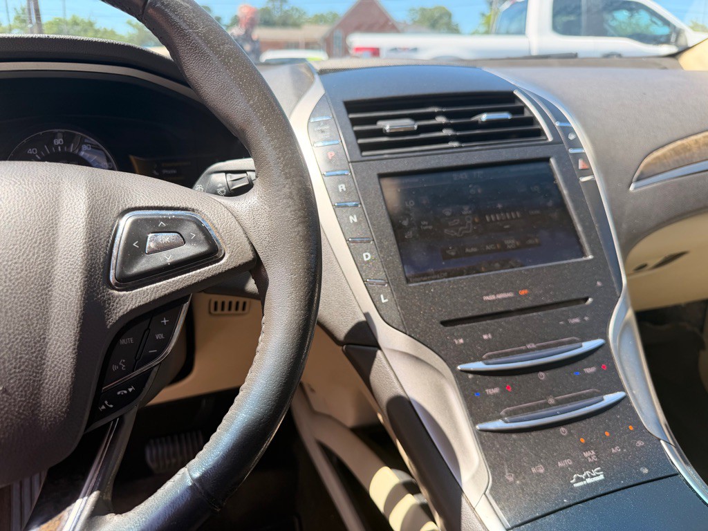 2014 Lincoln MKZ Image 13