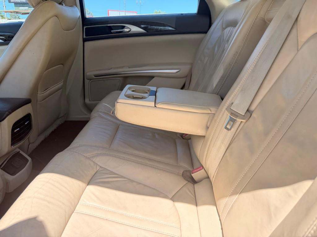 2014 Lincoln MKZ Image 25