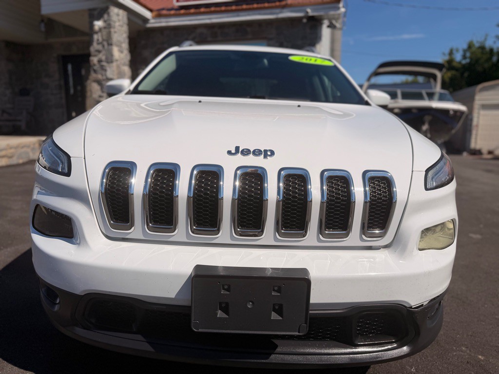 2017 Jeep Cherokee Image 2