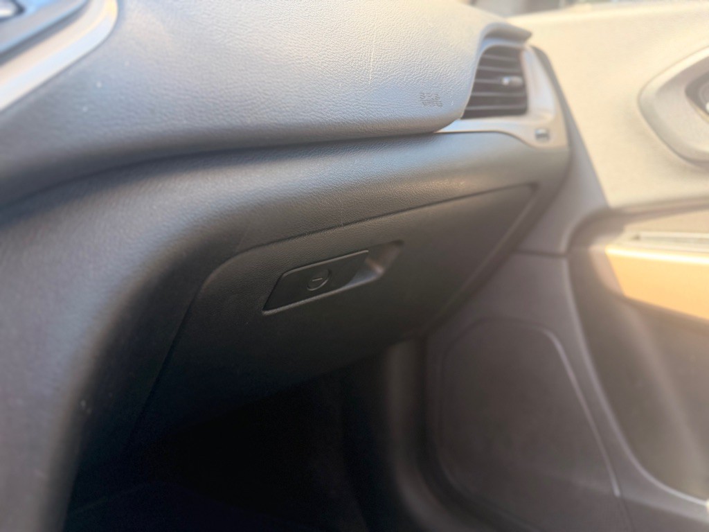2017 Jeep Cherokee Image 14